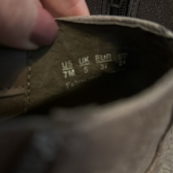 Carlos Santana fringe booties size 7 - Picture 5 of 6